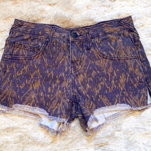 FREE PEOPLE Denim Jean Shorts 24 - Picture 1 of 6